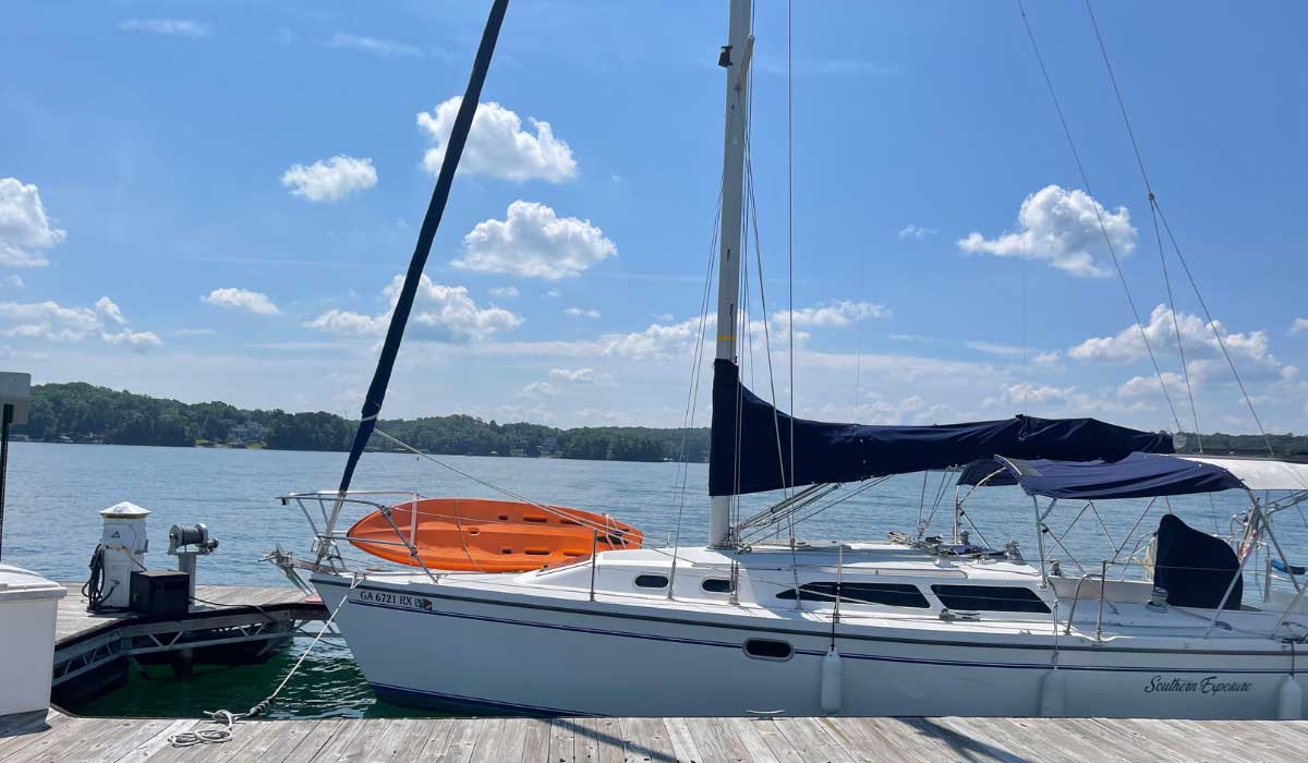 Catalina-320-Boat-Photo-At-Dock