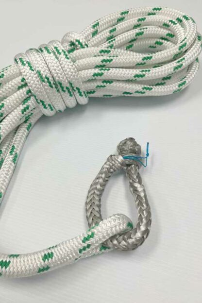 Lines-Soft-Shackle-Close-Up